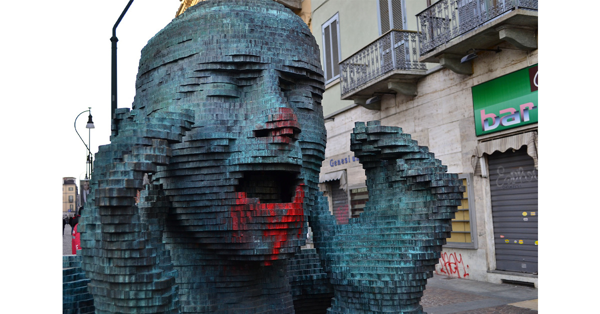 Torino statua "Eco" cambiamento e ritorno